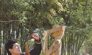 Tạc tượng gỗ - nét đẹp văn hóa Tây Nguyên