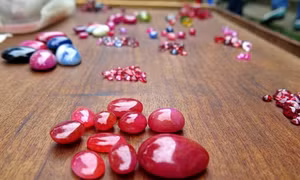 Chợ đá quý Lục Yên, Yên Bái