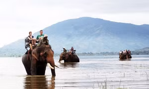 Vẻ đẹp hồ Lắk