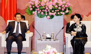 Chủ tịch Quốc hội Nguyễn Thị Kim Ngân tiếp Chủ tịch Ủy ban Trung ương Mặt trận Lào xây dựng đất nước