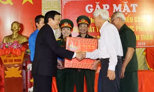 Chủ tịch nước Trương Tấn Sang gặp mặt các chiến sỹ cách mạng bị địch bắt, tù đày