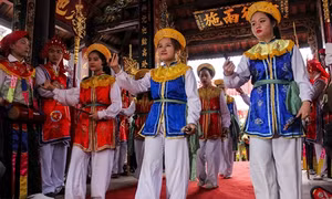 Hội làng Triều Khúc