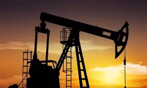 Giá dầu thế giới đi xuống sau thỏa thuận của Nga và Saudi Arabia