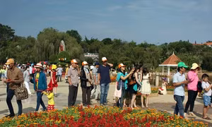 Nhiều du khách chọn Đà Lạt để tránh nóng trong dịp nghỉ lễ 30/4 - 1/5