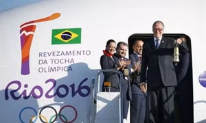 Ngọn đuốc Olympic 2016 đến Brazil
