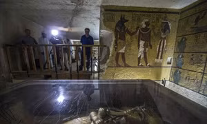 Ai Cập: Những bằng chứng mới về nơi chôn cất Nữ hoàng Nefertiti