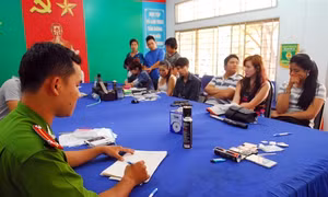 “Đột kích” khách sạn, phát hiện hàng chục đối tượng sử dụng ma túy