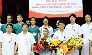Bệnh viện Bệnh Nhiệt đới cứu sống bệnh nhân bị viêm phổi nặng ARDS bằng kỹ thuật ECMO