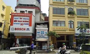 Hà Nội:: Báo động tình trạng nhà siêu mỏng,siêu méo trên tuyến phố Thanh Nhàn