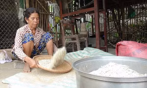 Rộn ràng mùa cốm dẹp Ba So