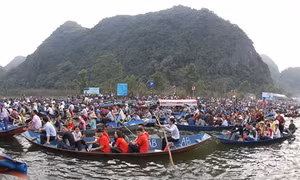 Xử lý 21 đối tượng "cò mồi" chùa Hương