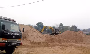 "Cát tặc" lộng hành trên đất Bắc Quang