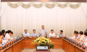 Thủ tướng Nguyễn Xuân Phúc làm việc với lãnh đạo Thành phố Hồ Chí Minh về công tác quản lý, đảm bảo an toàn thực phẩm.