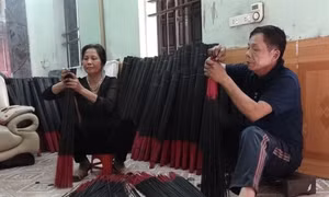 Hương đen làng Chóa tất bật vào vụ Tết