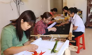 Hiệu quả từ mô hình tổ liên kết “Phụ nữ làm tranh thêu tay” ở Lâm Đồng