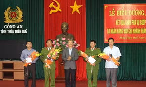 Thưởng nóng Ban chuyên án bắt được đối tượng cướp ngân hàng táo tợn ở Huế