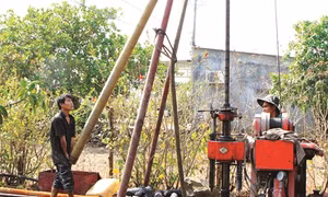 Buôn Đôn khoan giếng tìm nước sinh hoạt cho đồng bào