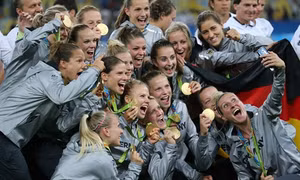 Olympic 2016: Thắng Thụy Điển 2-1, Đức lần đầu tiên giành Huy chương vàng bóng đá nữ