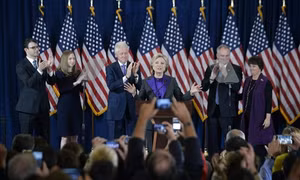 Bà Clinton sẵn sàng làm việc với ông Trump