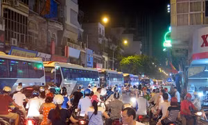 Dừng thu phí, mở cổng để phương tiện lưu thông khi trạm thu phí ùn tắc trên 1km