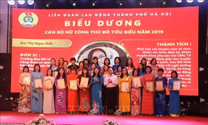 Kỷ niệm 65 năm Ngày Giải phóng Thủ đô: Biểu dương cán bộ nữ công Thủ đô tiêu biểu