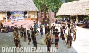 "Đòn bẩy" giúp phụ nữ vùng khó khăn thoát nghèo