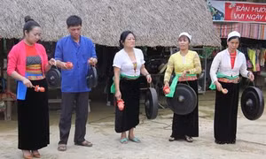 Người Mường đánh thức ma Khú cầu mưa