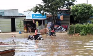 Đường Hồ Chí Minh đoạn qua huyện Ngọc Hồi, Kon Tum tiếp tục bị ngập sau mưa lớn kéo dài