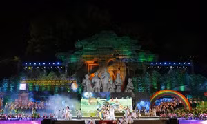 Lung linh sắc màu đêm hội Thành Tuyên năm 2019