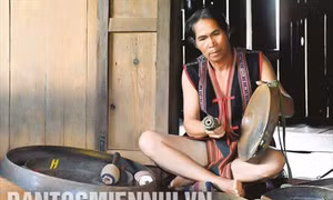 Người giữ hồn chiêng Jrai