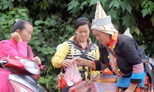 Sắc màu chợ phiên vùng cao Vàng Ma Chải