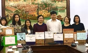 Phát động tặng sách cho đồng bào dân tộc thiểu số và học sinh tỉnh Hòa Bình