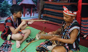Đàn Gơrưna - Nỗi niềm của người Cơ tu