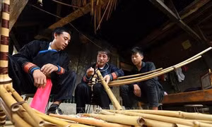 Lý A Lệnh - Nghệ nhân chế tác khèn Mông trên núi Thẩm Hái