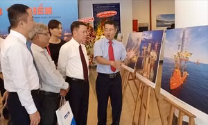 Khai mạc triển lãm ​ảnh “Việt Nam - Nhìn từ biển”
