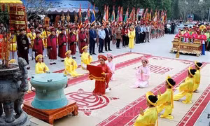 Dâng hương tưởng nhớ, tri ân công đức Tổ Mẫu Âu Cơ