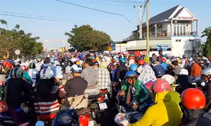 Làm sao để giải quyết nạn kẹt xe ở cửa ngõ miền Tây?