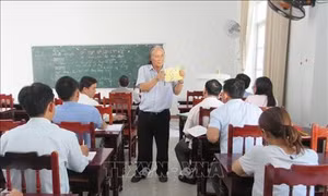Giúp cán bộ, công chức hiểu hơn văn hóa, phong tục tập quán của đồng bào Chăm