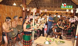 Nhân văn Lễ cúng vào nhà mới của người M’nông