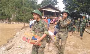 Thanh Hóa: Hỗ trợ bà con vùng lũ sớm ổn định cuộc sống