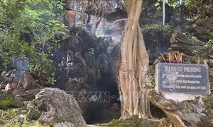 Kỷ niệm 72 năm Ngày Thương binh - Liệt sĩ: Hang Co Phương, địa chỉ giáo dục truyền thống cách mạng, lòng yêu nước
