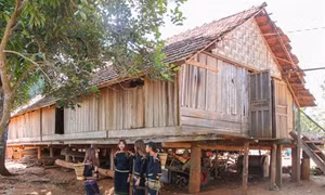 Gìn giữ nếp nhà dài truyền thống