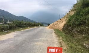 Lào Cai sạt lở đất làm một người chết, lưu thông trên tuyến tỉnh lộ 152 tạm thời gián đoạn