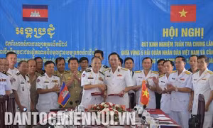 Hội nghị rút kinh nghiệm tuần tra chung giữa Bộ Tư lệnh Vùng 5 Hải quân Việt Nam và Căn cứ biển Hải quân Hoàng gia Campuchia
