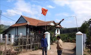 Người dân xã đặc biệt khó khăn Đăk Tờ Re xin… thoát nghèo