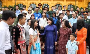 Phó Chủ tịch nước Đặng Thị Ngọc Thịnh gặp mặt Đoàn đại biểu được tặng Giải thưởng Vừ A Dính