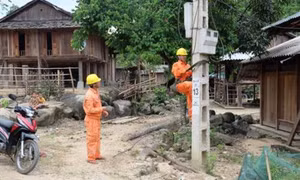 Hành trình đưa điện "lên núi, xuống biển"
