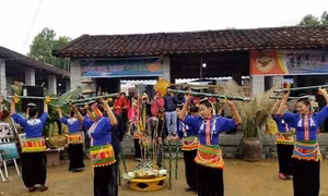 Các hoạt động chủ đề "Sắc màu các dân tộc Việt Nam" trong tháng 4 tại Làng Văn hóa