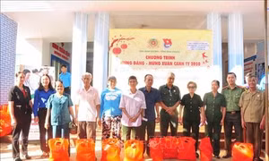 Xuân biên cương - Thắp sáng ánh mắt, thắp sáng tương lai