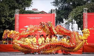 Kỷ niệm 65 năm Ngày Giải phóng Thủ đô: Không gian đi bộ hồ Hoàn Kiếm rộn ràng Liên hoan múa Rồng